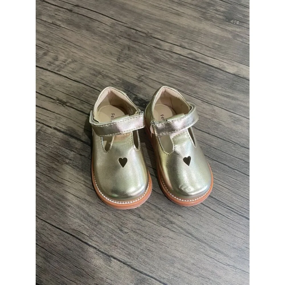 Felix & Flora girls Metallic Gold Heart Mary Jane Shoes size 5